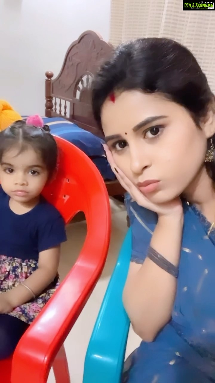 Rithika Tamil Selvi Instagram - Nila kutty lip la enna kaayam?? 🙁 . . . #tamil_rithika #vijaystars #amirthabaakiyalakshmi #nilapapa #nilakutty #rithikatamilselvi