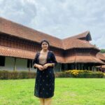 Rithika Tamil Selvi Instagram - All about today 😇🙏🏻 . . . #positivevibesonly #trivandrumdiaries #trivandrum #padmanabhaswamytemple #kuthiramalika_palace❤️ #kuthiramalika #aazhimala #rithika #tamil_rithika #rithikatamilselvi #vijaystars Trivandrum