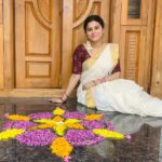 Rithika Tamil Selvi Instagram - UTHRADAM 🌺🌼🌸 . . . . #onam23 #uthradam #uthradam🌷 #onamcelebration #onamspecial #onam2023 #tamil_rithika #rithikatamilselvi #firstonam #onamseason
