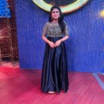 Rithika Tamil Selvi Instagram - So happy to be in the sets of CWC again & meeting all my beloved people ❤️ Had great fun & glad to be a part of this great show😇 Thanks to @mediamasons team Director @parthiv.mani @ravoofa.h.k Mam for having me there🙏🏻😊 Outfit @akira_the_couture__ . . . #rithika #cwc #cwcseason4 #cwcseason2 #cwccelebration #vijaystars #vijaytelevision #tamil_rithika #rithikatamilselvi