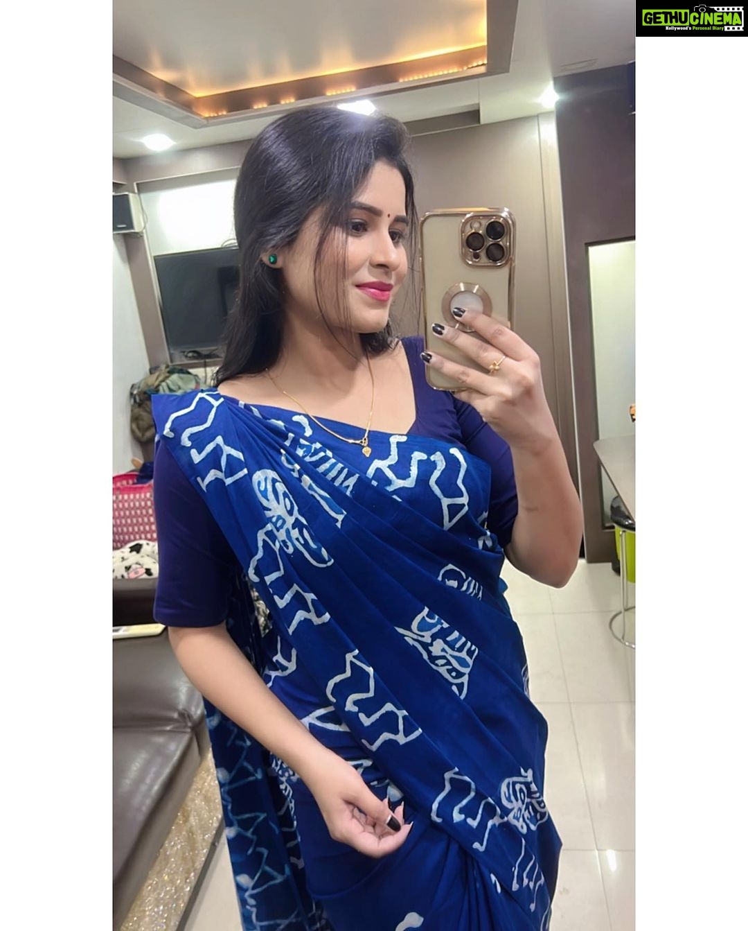 Rithika Tamil Selvi Instagram - Happy morning everyone ππ«Άπ» . . . . #morningselfie #mirrorselfie #tamil_rithika #morningvibes #rithikatamilselvi #baakiyalakshmi_serial #amirthabaakiyalakshmi #vijaystars #vijaytelevision