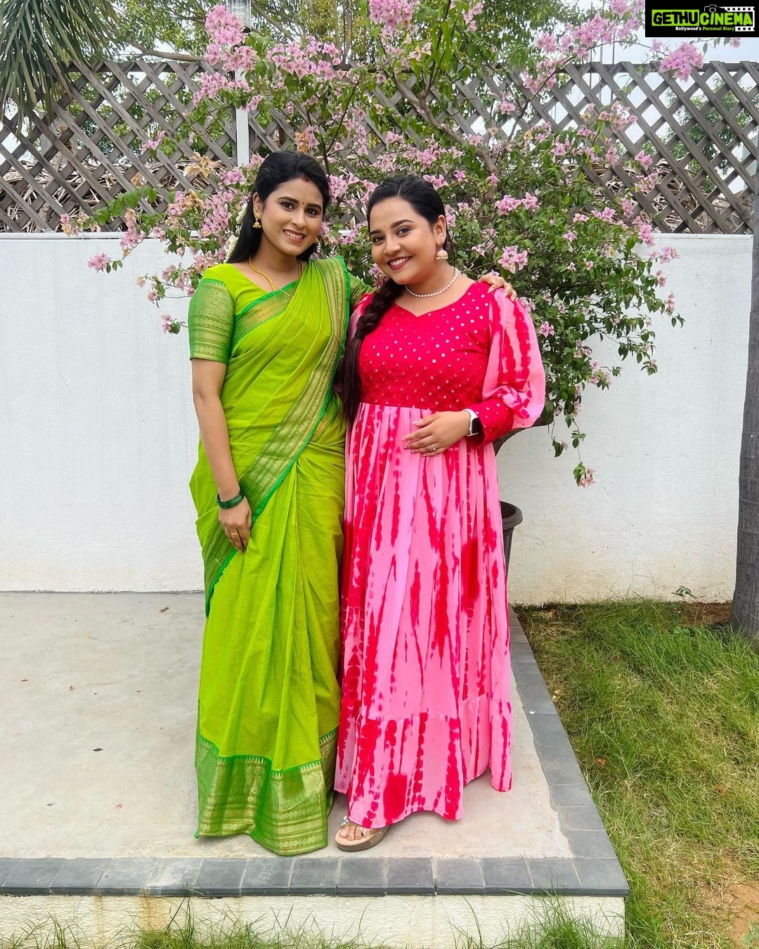Rithika Tamil Selvi Instagram - Good morning Insta fam💚✌️ Saree @ashas_womens_collection Blouse @niraa_celebrating_fashions #rithika #tamil_rithika #amirthabaakiyalakshmi #vijaystars #baakiyalakshmi_vijaytv #baakiyalakshmi_serial #rithikatamilselvi