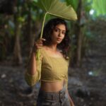 Roshini Haripriyan Instagram – Thanga Thaamarai 🤍

Photography @irst_photography 

#roshniharipriyan #green #nature Chennai, India