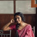 Roshini Haripriyan Instagram - Travelling back in time ♥️ Photography @navin.appu #roshniharipriyan #retro #feelgood #love