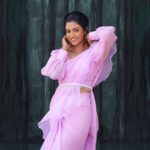Roshini Haripriyan Instagram - 🌸🤍 happy inside and out #cwc Thank you @ishwaryaalaguvel & @yoshnasbyela for this beautiful outfit ❣️😘 Outfit: @yoshnasbyela Styled by: @ishwaryaalaguvel Earring: @fineshinejewels Shot by: @en.nizharpadam #roshniharipriyan #cwc3