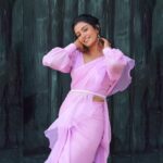 Roshini Haripriyan Instagram - 🌸🤍 happy inside and out #cwc Thank you @ishwaryaalaguvel & @yoshnasbyela for this beautiful outfit ❣️😘 Outfit: @yoshnasbyela Styled by: @ishwaryaalaguvel Earring: @fineshinejewels Shot by: @en.nizharpadam #roshniharipriyan #cwc3