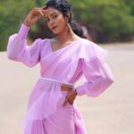 Roshini Haripriyan Instagram - 🌸🤍 happy inside and out #cwc Thank you @ishwaryaalaguvel & @yoshnasbyela for this beautiful outfit ❣️😘 Outfit: @yoshnasbyela Styled by: @ishwaryaalaguvel Earring: @fineshinejewels Shot by: @en.nizharpadam #roshniharipriyan #cwc3