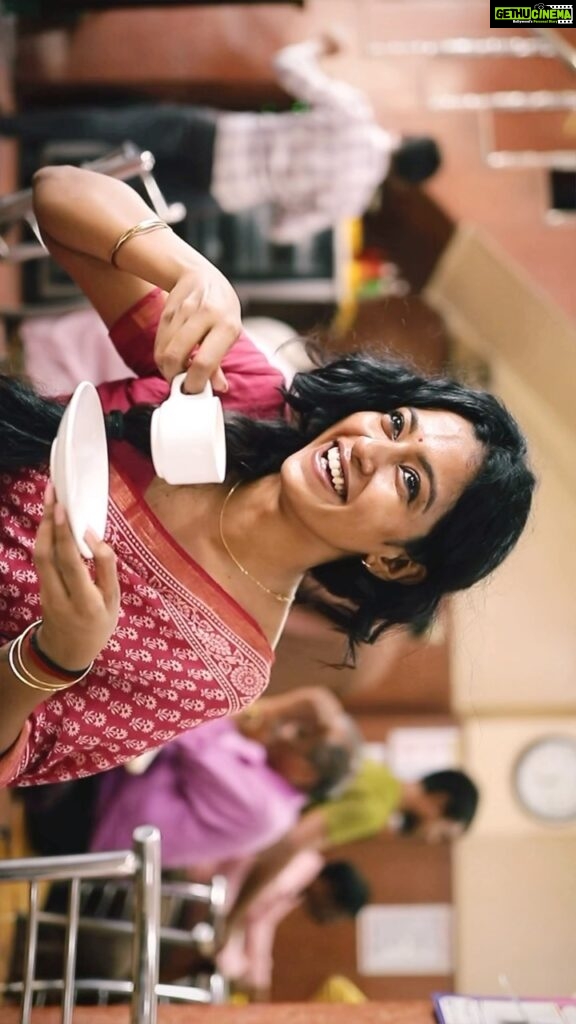 Roshini Haripriyan Instagram - தேநீர் காதல ☕️ 📷 @navin.appu #roshniharipriyan #teatime