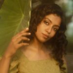 Roshini Haripriyan Instagram – Thanga Thaamarai 🤍

Photography @irst_photography 

#roshniharipriyan #green #nature Chennai, India