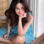 Rukhsar Instagram - . ‘रख्त-ए-दिल बांध लो दिलफिगारों चलो फिर हमीं क़त्ल हो आयें यारों चलो’. . फ़ैज़. #faizahmedfaiz #poetry #nazm