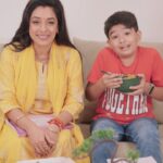 Rupali Ganguly Instagram – Bin Maange Milegi, Aisi hai Veg ATTA MAGGI! Packed with the goodness of ATTA, colourful veggies and and the taste of 20 herbs and spices, Veg ATTA MAGGI aap de sakte hain kabhi bhi, bin maange!!

#MAGGI #VegATTAMAGGI #binmaangemilegi #Ad #Sponsored