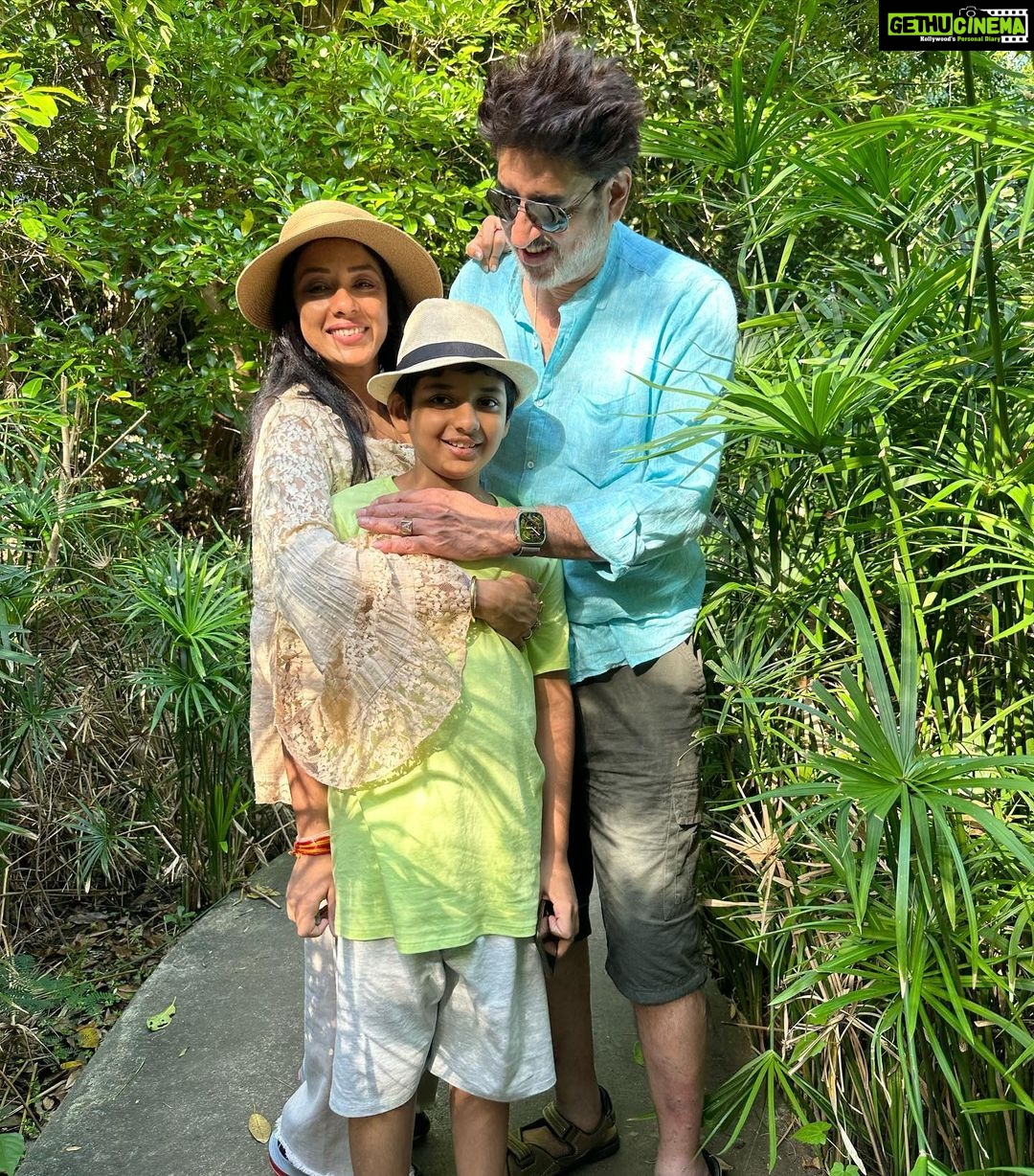 Rupali Ganguly Instagram - Familia ❤️ #mauritius #mautitiustourism #pickyourtrail #rupaliganguly #family #familia #vacay #vacaymode #instagood #jaimatadi #jaimahakal @mauritius.tourism @pickyourtrail @ashwinkverma Casela Natural park Mauritius