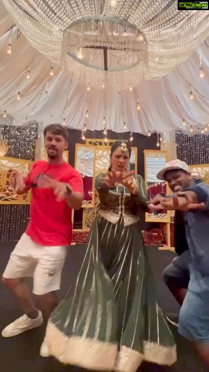 Rupali Ganguly Instagram - Yeh Anarkali oops Anupamaa America jaayegi ya nhi; yeh jaane ke liye dekhte rahiye #Anupamaa ❤️ Dancing with our choreographer @himanshugadani ☺️ @sushant_acharya_offical @directorskutproduction @starplus . . . . #feelkaroreelkaro #feelitreelit #reelsinstagram #anarkali #dance #dancereels #fyp #jaimatadi #jaimahakal #anupamaa #rupaliganguly