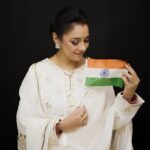 Rupali Ganguly Instagram - Celebrating my country, my India, not just on one day but everyday... Always grateful and proud to be an Indian!🇮🇳 #MeraBharatMahaan . . Styled By: @nehaadhvikmahajan Outfit: @neerusindia . . #ProudIndian #Gratitude #India #happy #Independenceday #Indian #love #grateful #proud #bharat #anupamaa #rupaliganguly #jaimatadi #jaimahakal