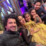 Rupali Ganguly Instagram – ANUPAMA K BACHAE USKI DUNIYA…🌟🤞❤️😇🧿🙏
Good morning to all watching us, loving us and hating us..🤗❤️MAY YOU ALL BE BLESSED WITH HAPPY FAMILY….
Familia THU THU THU
#anupamaa #explore #explorepage #family #love #bond #growth #life #together #celebrate #feelblessed #makeithappen #toshu #samar #paakhi #chotianu #emotions #journey #grateful Somewhereontheearth