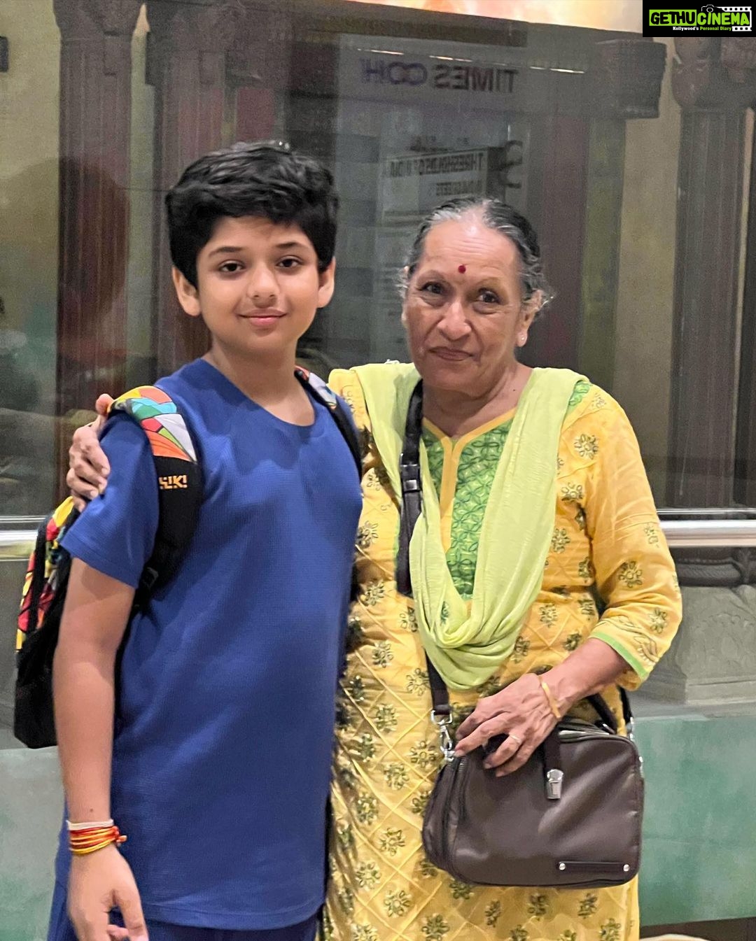 Rupali Ganguly Instagram - Vacaymode on 💃🥰Mummy Chali Mauritius 🇲🇺💃 (A very special trip …. My mummys first time outside India ❤️🧿🧿🧿) #mauritius #vacaymode #vacation #mummy #rupaliganguly #anupamaa #instagood #traveldiaries #airportdiaries #t2 Mauritiusnow #jaimatadi #mumbaiairport #airmauritius #jaimahakal #rudranshverma @rajaniganguly @vijayganguly Styled by @thedotdiary @thedottstyle Outfit by @richagoenka