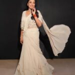 Rupali Ganguly Instagram – “Namaste America “❤️
An opportunity given by @disneyplushotstar to have an offshoot of their ongoing daily soap 

A challenge taken up by the master storyteller @rajan.shahi.543 (immensely proud that one of the nicest souls @ishika_shahi was the co-producer on this one 🥰) to create a page from Anupamaas journey and revisiting her life 17 years back and making a beautiful prequel 💕
The actors as always believed and put in their best to fulfil the makers vision-getting a chance to do something familiar yet different, new yet old , exciting yet difficult 💕
Daily soap karte hue kaise web series karenge was what everyone thought-but it was seamlessly executed by team @ishahientertainment @directorskutproduction 
And thus came about this very special effort in my entire acting career 🙏🏻 
A genius vision ,Brilliant writers , Amazing directors headed by the maestro @romeshkalra , Fantastic DOP who is actually a magician in disguise @gulshanshah15 , unbeatable editors , detailed creative @ketswalawalkar and fabulous co actors🙏🏻
 While I satisfied my craving as an actor … the one who sacrificed the little time I had… was my family …. my son and my husband … but they understood and cheered me on … @ashwinkverma ❤️
So thank you to this excellent team for making this happen💕 and my husband for forever having my back ❤️
Thank u @iwmbuzz for honoring me with the Most Impactful Performer award in front of an august gathering 🙏🏻
And thus comes home the first one for this beautiful experience called Namaste America-Anupamaa which with utmost humility and gratitude, I accept on behalf of my entire team and family🧿
#iwmbuzzdigitalawards #anupamaa #actor #award #rupaliganguly #instagood #gratitude #jaimatadi #jaimahakal 

@bhavnawritervyas @divy0102 @vartak.namita @abhayjadhao @sunand7 @sameergandhi @aarifshaikh702 @vivek.jain.1213 @alpanabuch19 @arvindvaidya3 @gauravkhannaofficial @sudanshu_pandey @ektasaraiyamehta #saritajoshi @madalsasharma @poojabanerjeee 
HMU @shivkumar2655 @stylistsony 
Styled by @thedotdiary @thedottstyle
Outfit by @studio.mikukumar 
Jewellery styling @shrushti_216 
 @dolsunjewelsofficial
Earrings & kada – @gehnajewellers1
📸 @shotbysaurabh