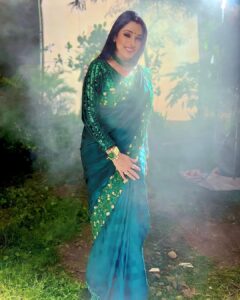 Rupali Ganguly Instagram - Anupamaa …. 💚

Thank you all for the love in this look 🙏🏻

Thank you for the clicks @himanshugadani 

#anupamaa #green #rupaliganguly #instagood #jaimatadi #jaimahakal

HMU @stylistsony @jayprakashpal20 
Outfit @directorskutproduction @nishabedii @ritudeoras