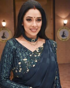Rupali Ganguly Instagram - Anupamaa …. 💚

Thank you all for the love in this look 🙏🏻

Thank you for the clicks @himanshugadani 

#anupamaa #green #rupaliganguly #instagood #jaimatadi #jaimahakal

HMU @stylistsony @jayprakashpal20 
Outfit @directorskutproduction @nishabedii @ritudeoras