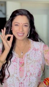 Rupali Ganguly Instagram - This one’s dedicated to all the Wonderful Women out there! ❤️ . . . #feelkaroreelkaro #feelitreelit #reels #reelsinstagram #trend #prettywoman #explorepage #trends #jaimatadi #jaimahakal #anupamaa #rupaliganguly