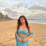 Sanaya Pithawalla Instagram - Princess jasmine and her golden beach tan😛 Wearing @maisolos.world ♥️ Sri Lanka