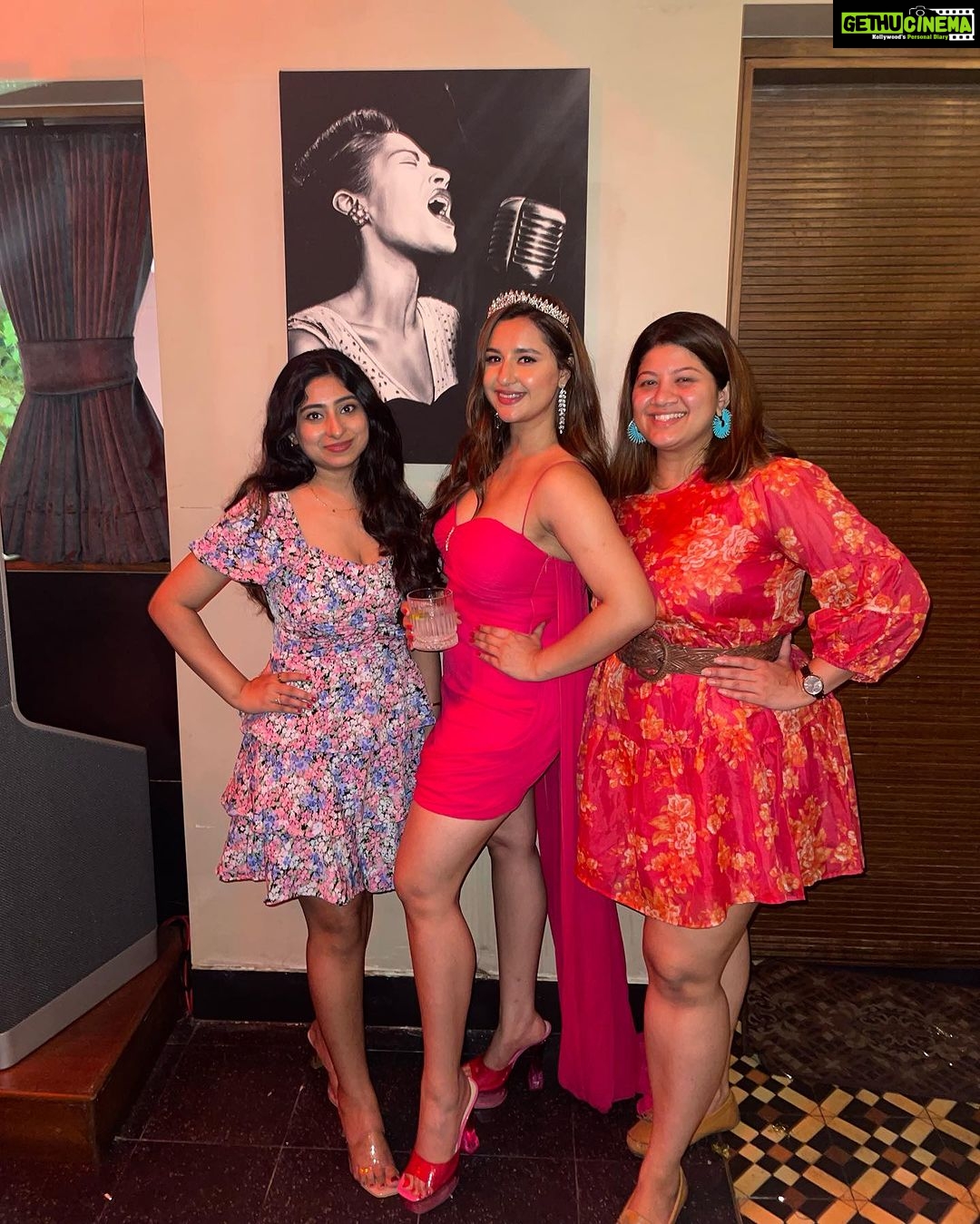 Sanaya Pithawalla Instagram - Barbie themed birthday dump part 1 π«Άπ» Wearing a customised @maisolos.world dress β₯οΈ Make up @nancypamnanimua π Hair @makeupandhairbydisha The BlueBop Cafe