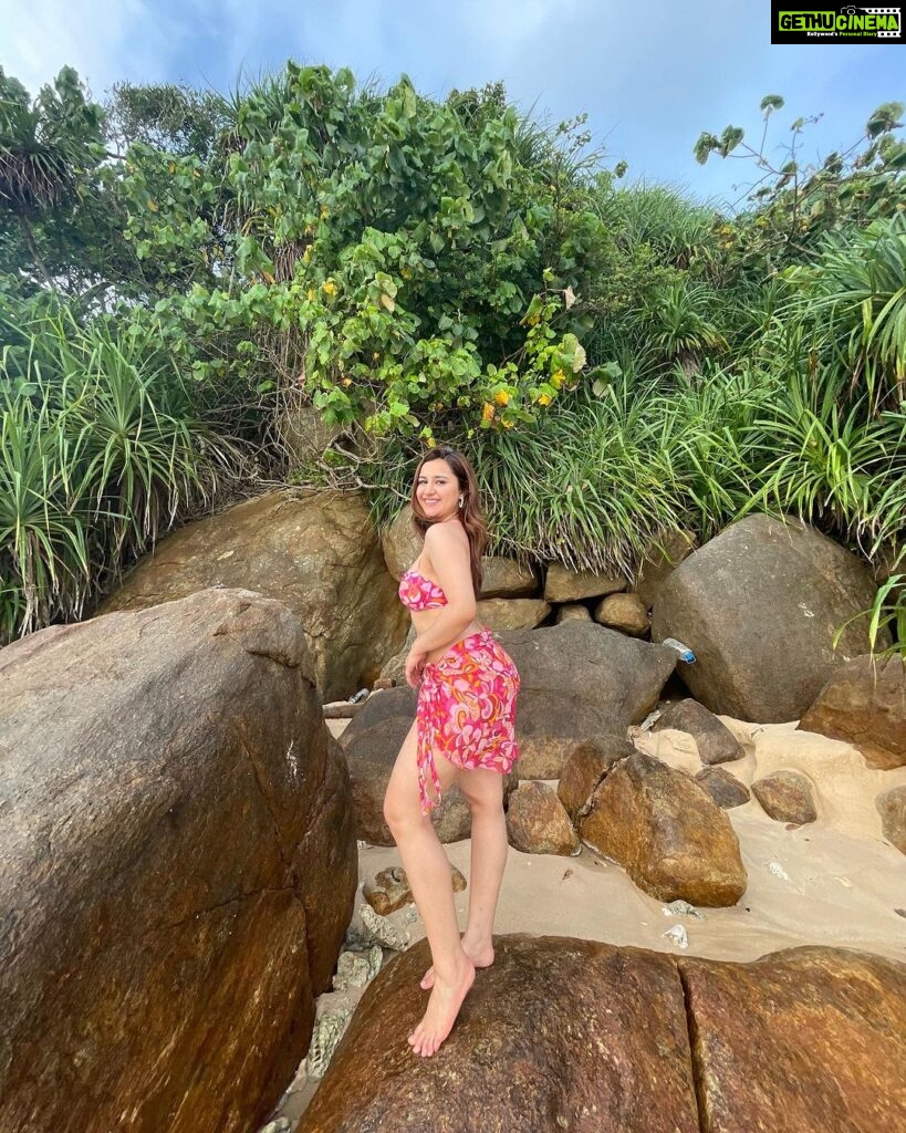 Sanaya Pithawalla Instagram - Hakuna Matata 🫶🏻 Wearing @hunkemollerindia ♥️ Jungle Beach Unawatuna