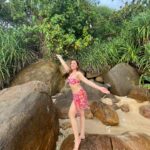 Sanaya Pithawalla Instagram - Hakuna Matata 🫶🏻 Wearing @hunkemollerindia ♥️ Jungle Beach Unawatuna