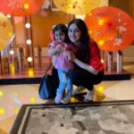 Sayyeshaa Saigal Instagram - It’s the moments of life that make it worth living! Lunch date with my favourite people! @shhaheen and @arianajofficial ❤️❤️🧿 #lunch#date#baby#mama#makingmemories#moments#instadaily#reels#love#instagram