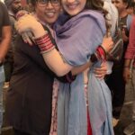 Sayyeshaa Saigal Instagram - BTS of #Raawadi part 2 Memories that will stay forever! ❤️ Choreography- @brinda_gopal ❤️ Assisting master- @prashannababu89 @mercina_micheal Costume- @shhaheen 😘 Make up- @sonicsmakeup Hair- @kantamotwani @nehagnanavelraja @gauthamramkarthik @studiogreen_official @silambarasantrofficial @arrahman @obeli_n_krishna #bts#love#bestteam#inthemaking#song#shoot#hair#makeup#glam#linkinbio#pathuthala#trending#reels#india#dance#instagood