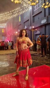 Sayyeshaa Saigal Instagram - The making of #Raawadi ❤️
Part 2 coming soon! 💃💃
Link in bio if you haven’t seen the song yet! 
Costume- @shhaheen 
Makeup- @sonicsmakeup 
Hair- @kantamotwani 
Hair assistant- @_singh_satya 

#BTS#song#shoot#inthemaking#love#makeup#hair#costume#ootd#reels#india#trending#showsomelove#glam#pathuthala