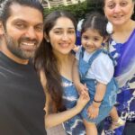 Sayyeshaa Saigal Instagram - Sunday done right! Family time! ❤️❤️🧿 @aryaoffl @shhaheen @arianajofficial #familytime#lunch#sunday#weekend#love#myworld#instagram#instadaily