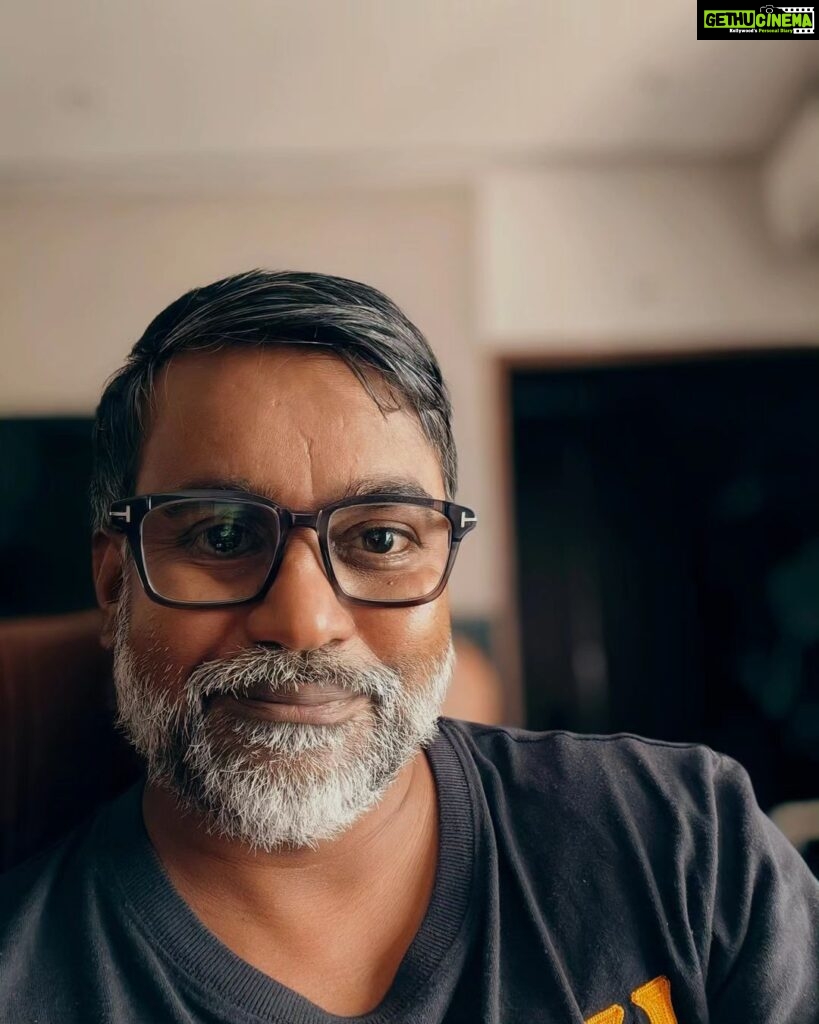 Selvaraghavan Instagram - Live with out expectations 🤩🎁🎇🤓🤓😎😎