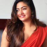 Shaalin Zoya Instagram – winged eyeliner and jumkhas never go out of style.