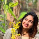 Shaalin Zoya Instagram – എല്ലാ പ്രിയപ്പെട്ടവർക്കും ഹൃദയം നിറഞ്ഞ വിഷു ആശംസകൾ 🌼 Kannur,kerala