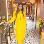 Shaalin Zoya Instagram - stealing clothes from mom’s wardrobe is always a good idea. 💡 #itsallyellow Cochin, Kerala