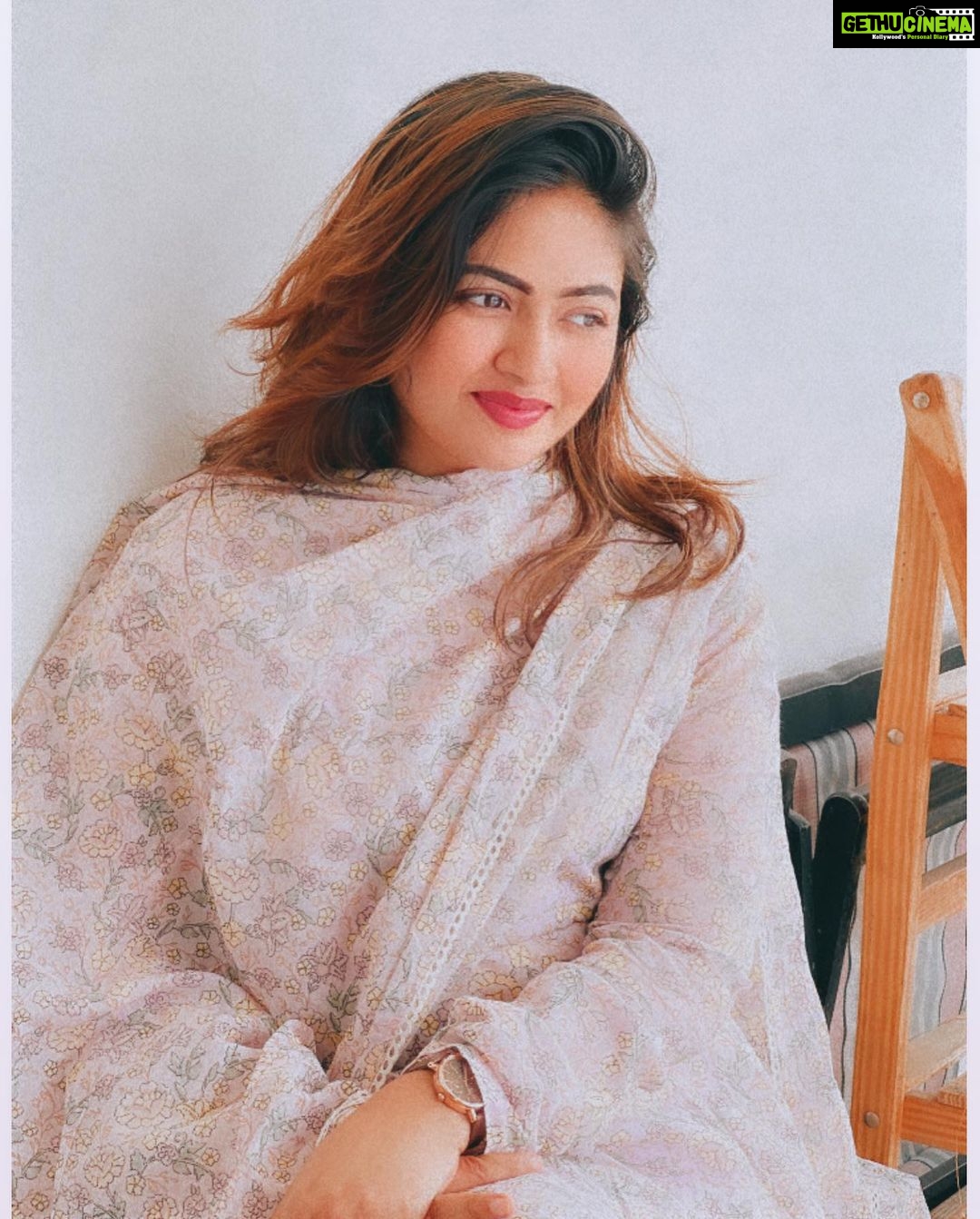 Shaalin Zoya Instagram - went from serving ifthar to serving looks. Eid Mubarak to all ❤️ #Eid2023 Kochi, India