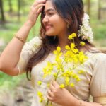 Shaalin Zoya Instagram – എല്ലാ പ്രിയപ്പെട്ടവർക്കും ഹൃദയം നിറഞ്ഞ വിഷു ആശംസകൾ 🌼 Kannur,kerala