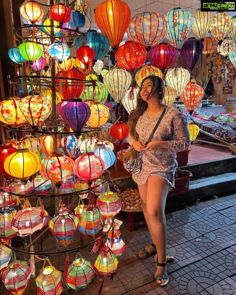 Shaalin Zoya Instagram - why can't we aproach everything in life with a bit of romance? love is enough my darling to win in life. old town of hoi an at night made me realise this fact in so many ways. Hội An Old Town
