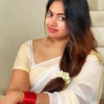 Shaalin Zoya Instagram - എല്ലാ പ്രിയപ്പെട്ടവർക്കും ഹൃദയം നിറഞ്ഞ തിരുവോണാശംസകൾ 🌺 📸 @amaalsaira3