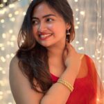 Shaalin Zoya Instagram - തനിച്ചുപാടിയ പാട്ടുകളെല്ലാം നിനക്കു ഞാനെന്റെ നൈവേദ്യമാക്കി ❤️ 📸 @amaalsaira3