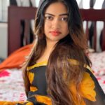 Shaalin Zoya Instagram – Ippozhuthae ennodu vanthaal enna…?
Oor paarka ondraga sendraal enna 🦋

📸 @amaalsaira3