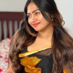 Shaalin Zoya Instagram - Ippozhuthae ennodu vanthaal enna…? Oor paarka ondraga sendraal enna 🦋 📸 @amaalsaira3