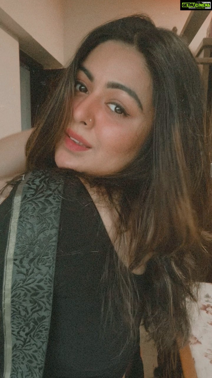 Shafaq Naaz Instagram - Ishq ye pa ke main Tera♥️