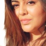 Shafaq Naaz Instagram - Pimple's getting FOMO and want to tag along with the party? Not happening! Get Medimix Anti Pimple FaceWash and keep those pesky intruders at bay✨ 6 Herbs ka Dum 3 din* mein pimples kum - *As per consumer study #medimix #medimixfacewash #antipimple #dryskin #skinfit #pimplefree #ayurveda #facescrub #6herbs #pimple #FOMO