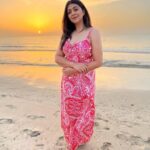 Shafaq Naaz Instagram - Tum zamana dekh lo, main idher he hoon!! Muscat, Oman