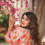 Shafaq Naaz Instagram - ♥️♥️ . . Photographer - @deepak_das_photography Makeup - @celebsmakeupbysejal Hair - @rouge_makeovers Outfit - @ikichic_official Location - @truetrammtrunk X @iampuneetgidwani Team - @greenlight__media
