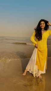 Shafaq Naaz Instagram - Main #aquarius ho main kuch bhi kr skti hoon 😇