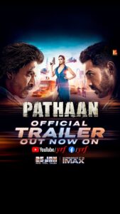 Shah Rukh Khan Instagram - Mehemaan nawaazi ke liye #Pathaan aa raha hai, aur pataakhen bhi saath laa raha hai! 💣💥 #PathaanTrailer out now! Link in bio. 
Releasing in Hindi, Tamil and Telugu on 25th January 2023.
@deepikapadukone | @thejohnabraham | #SiddharthAnand | @yrf