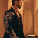 Shahid Kapoor Instagram - ROAR Shot by: @mayank_mudnaney Makeup: @james_gladwin_ Makeup assistant: @mahendra.kanojia Hair by: @aalimhakim Hair assistant: @shahrukhshaikh9519 Outfit: @gauravguptaofficial Style by: @theanisha Dressman: @thebombaydressman Managed by: @chanchal_dsouza Digital agency: @59thparallel Security: @parvez_pzee